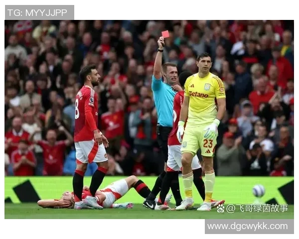 英超球员因伤缺席大赛俱乐部不满裁判判罚结果